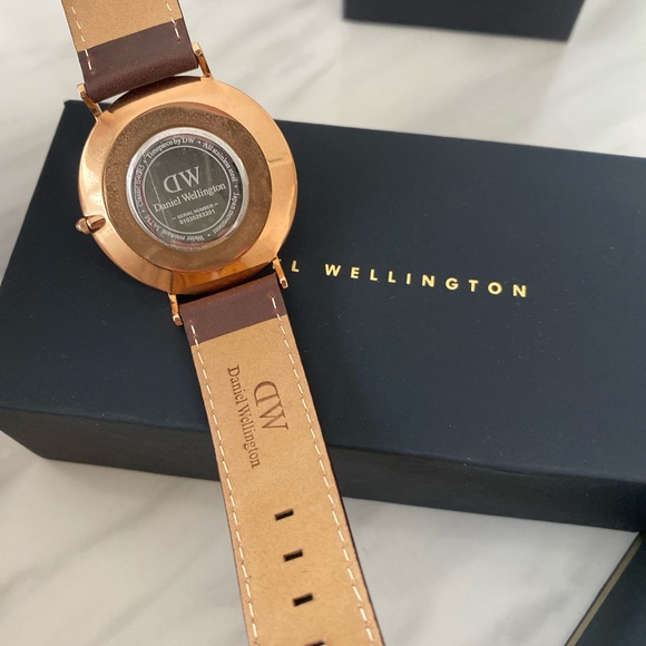 DW Watch ✨ - Picture 4 of 6